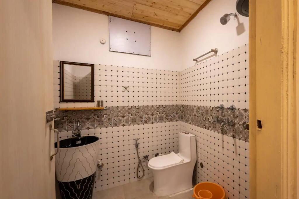 The Hill Story, Entire Chalet, Offbeat,Cozy Mussoorie Exterior photo